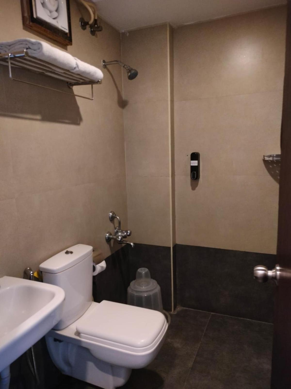 Astra Hotels & Suites - Hsr Layout Sector 1, Near Ecospace Bellandur บังกาลอร์ ภายนอก รูปภาพ